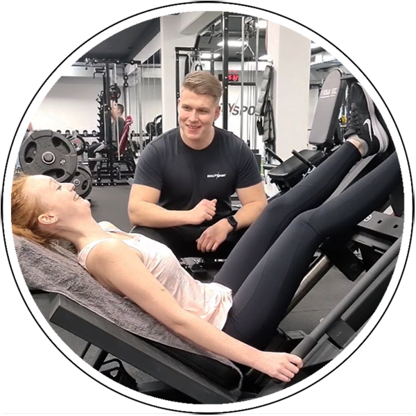 Fitness in Montabaur Personal Trainer mit Klientin
